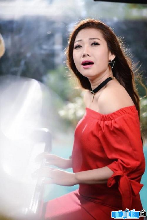  Talented young female singer Huynh Mi
