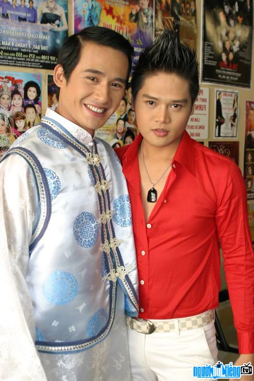  Pham Huy Du with actor Luong The Thanh