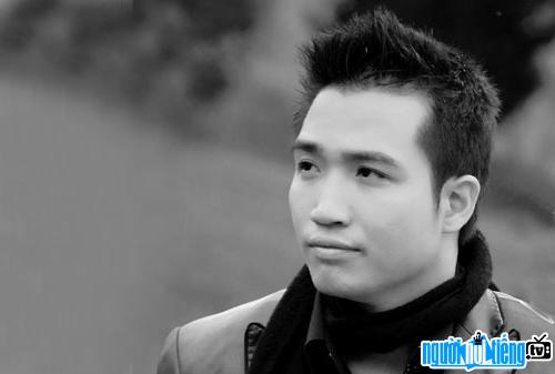 Another picture of singer Quang Ngoc
