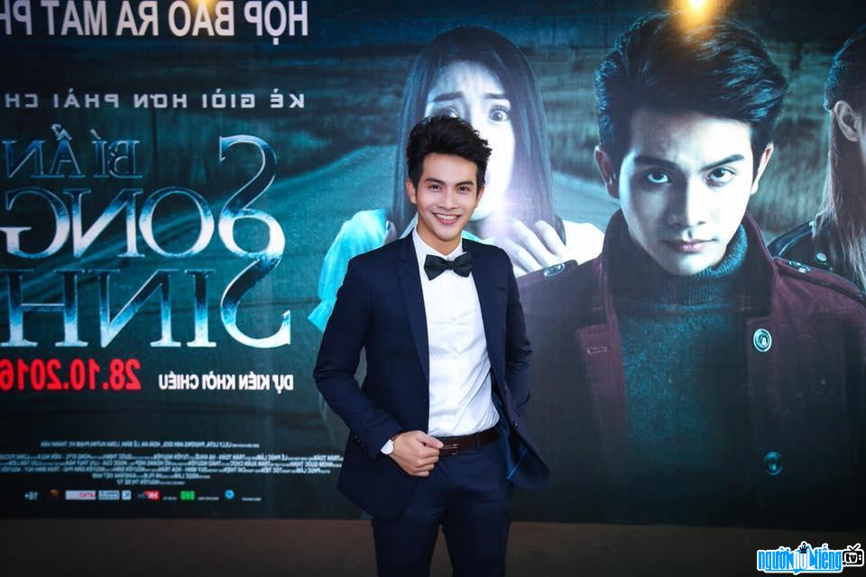 Diễn viên - ca sĩ Lưu Quang Anh trong buổi họp báo ra mắt bộ phim Song sinh bí ẩn