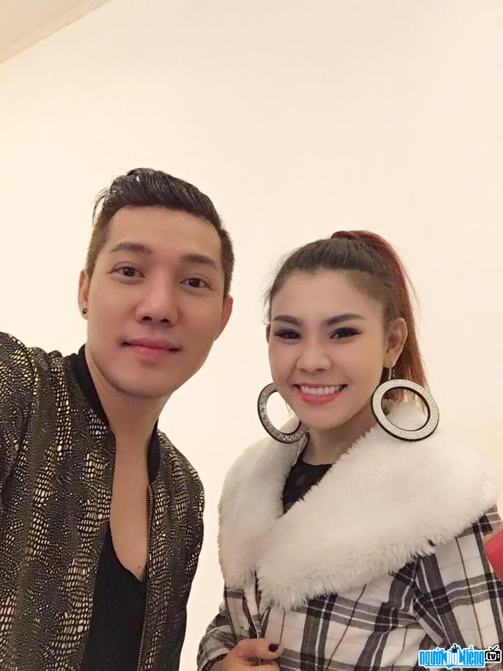  Singer Vy Thai with singer Yen Phuong Yp