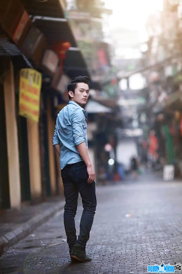 Khach Anh - multi-talented musician