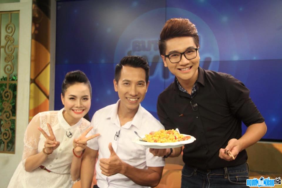  Singer Luong Nguyet Anh in the program Happy Lunch