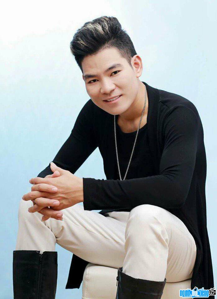 A portrait of male singer Luong Gia Tuan 