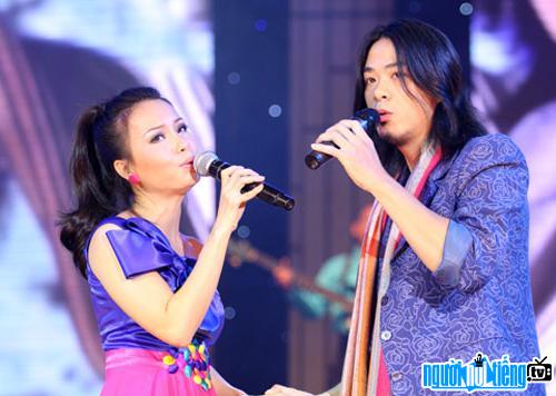  Singer Dong Duy duet with female singer Cam Ly