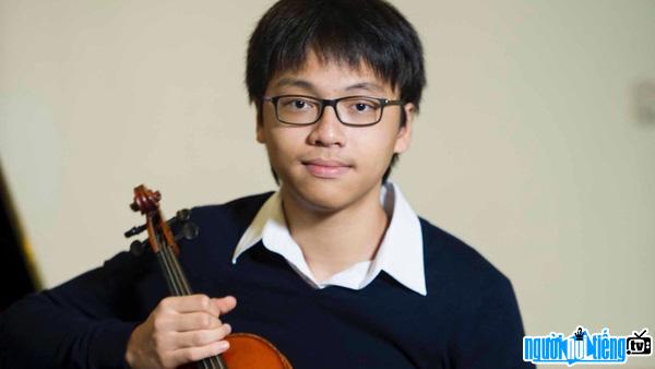 Violin prodigy Tran Le Quang Tien - Thu's young face 2016