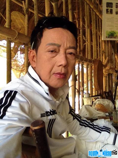 Image of comedian Khanh Nam in daily life