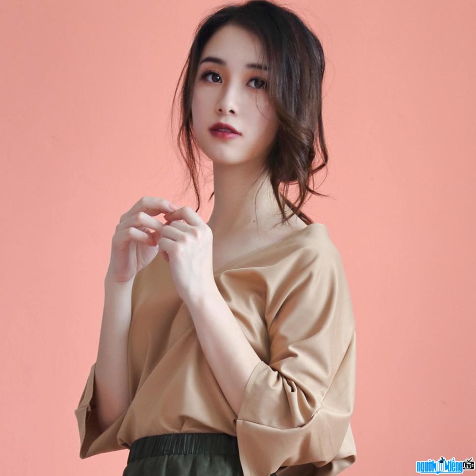 Jun Vu's fashion style is admired by many people
