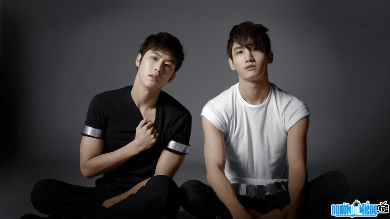  Two members TVXQ Changmin and Yunho