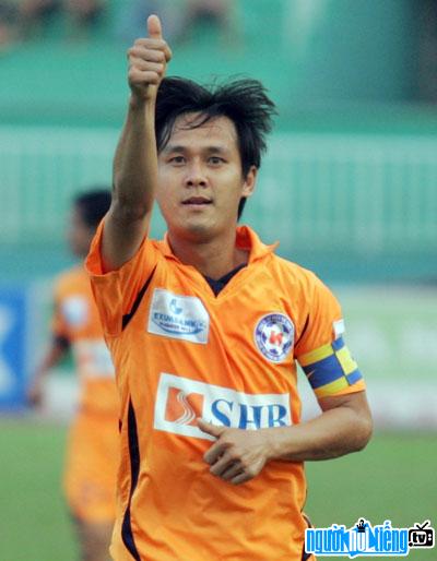 Hình ảnh cựu cầu thủ Nguyễn Minh Phương khi còn thi đấu trên sân cỏ