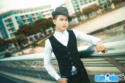  Latest image of male singer Ha Duy Thai