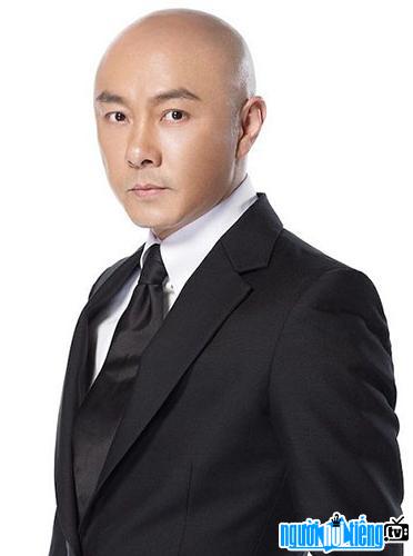 Hình ảnh mới nhất của nam diễn viên Trương Vệ Kiện