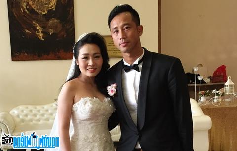  Vu Nhu Thanh and his wife Thuy Linh on their big day. myself