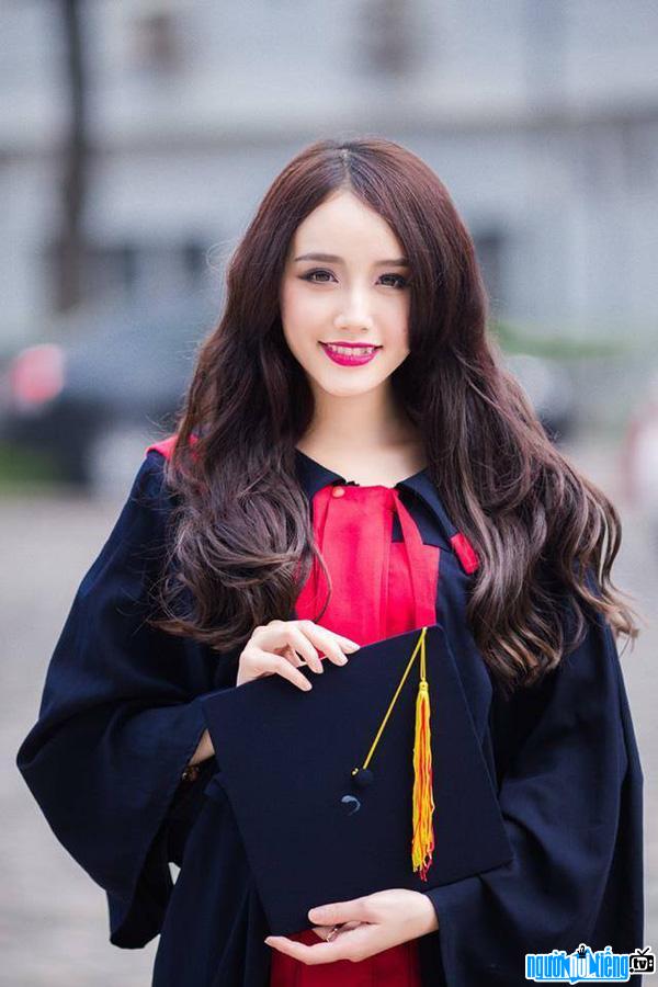  Beautiful Ngan Bung on her university graduation day