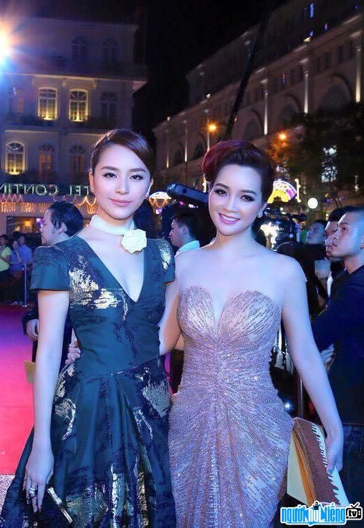  runner-up Duong Truong Thien Ly with actors members Mai Thu Huyen