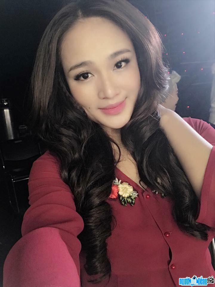 Hình ảnh selfie của ca sĩ Duyên Anh Idol