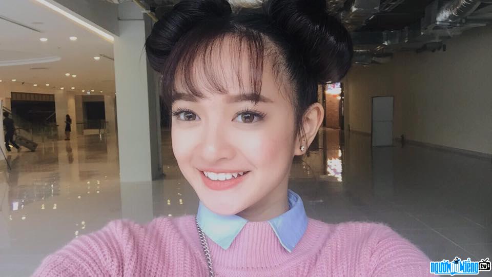 Cận cảnh nhan sắc xinh đẹp của hot girl Kaity Nguyễn