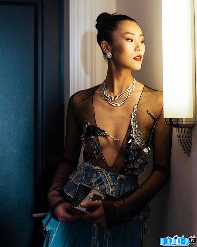  Luu Van - famous Chinese supermodel