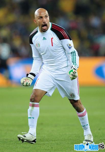 Óscar Pérez Rojas vui mừng trước chiến thắng của đội tuyển mình