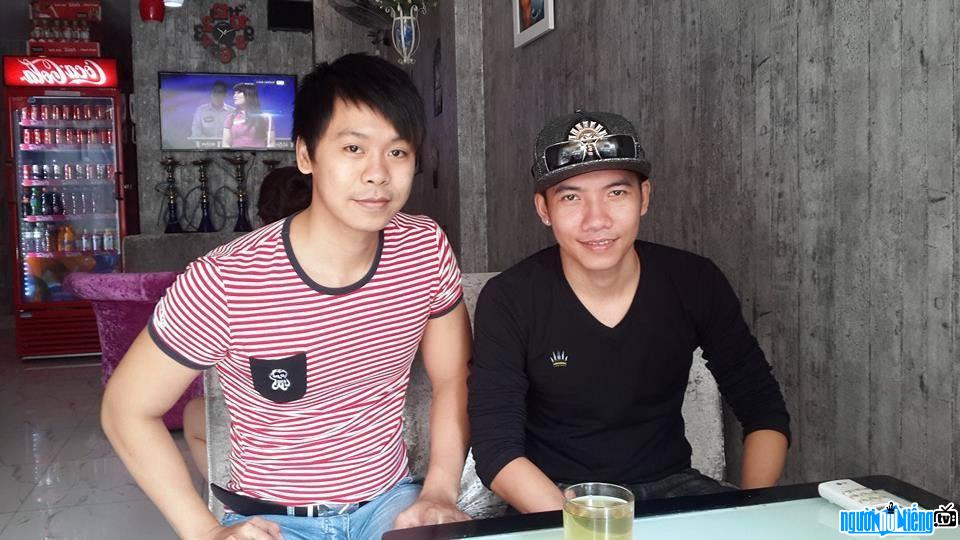  Photographer Ngo Cong Phuoc with male singer Pham Truong