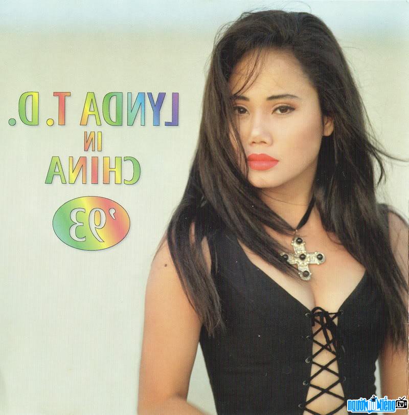 Singer Lynda Trang New era radio entered the profession