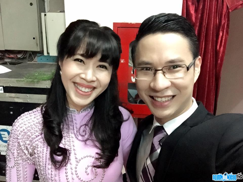  MC Quynh Hoa with MC Anh Quan