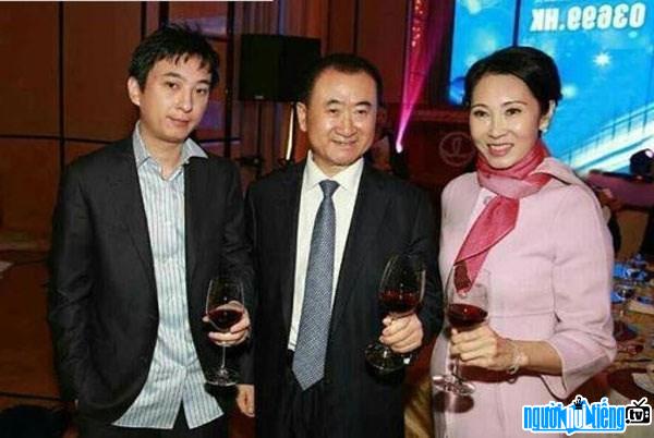  The small family of billionaire Vuong Kien Lam