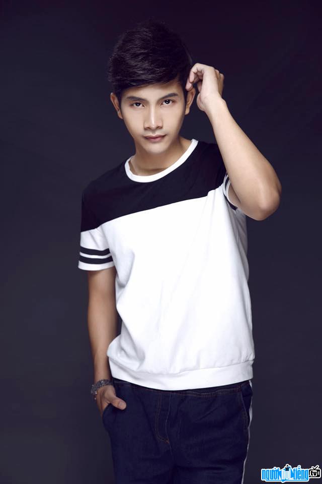  The handsome look of the actor - singer Luu Quang Anh