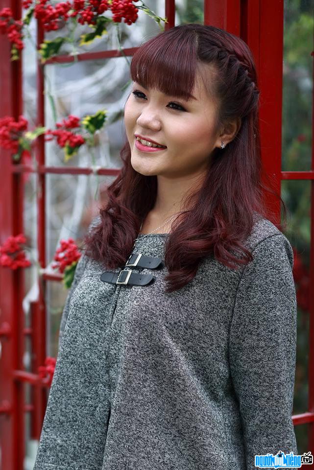  Beauty of young singer Dong Nghi