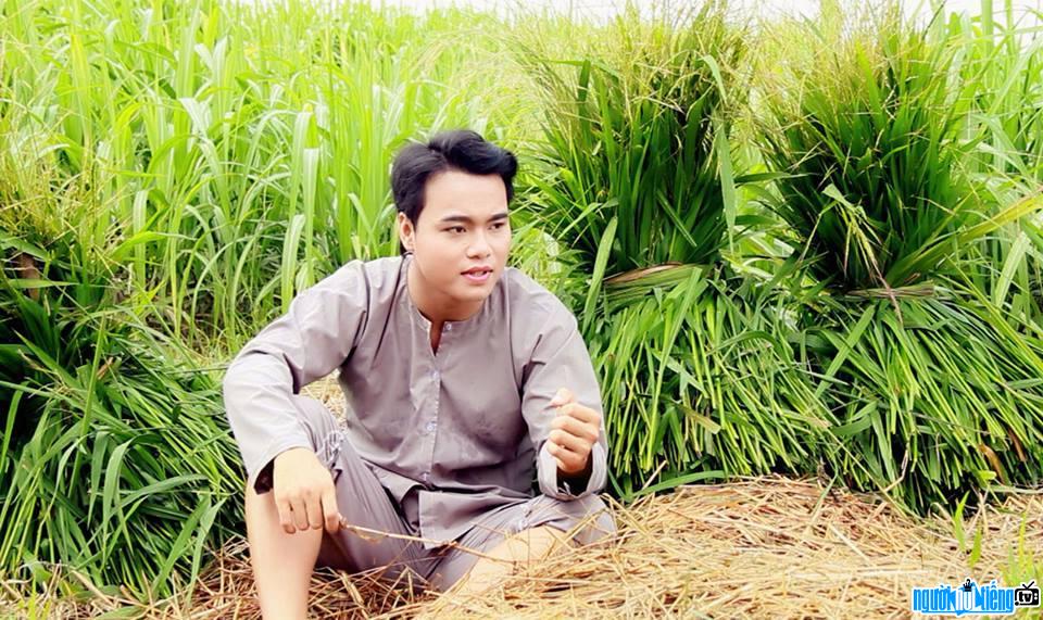 Picture of singer Dong Thien Duc in one MV