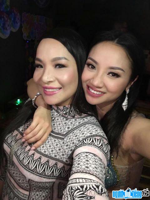  Singer Quynh Vi with Hue Thy