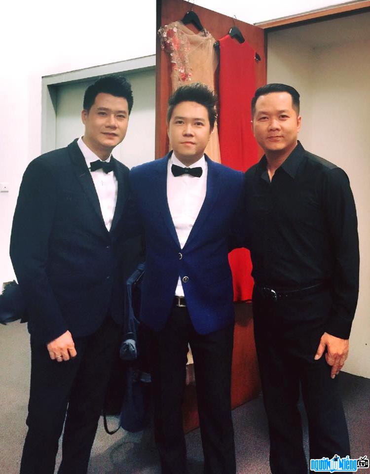  Artist Vinh Tam with singers Le Hieu and singer Quang Dung in the live show of singer Le Quyen