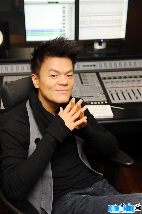 Park Jin Young in the room recording