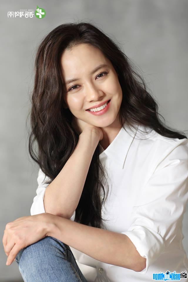 Song Ji - Loving Hyo