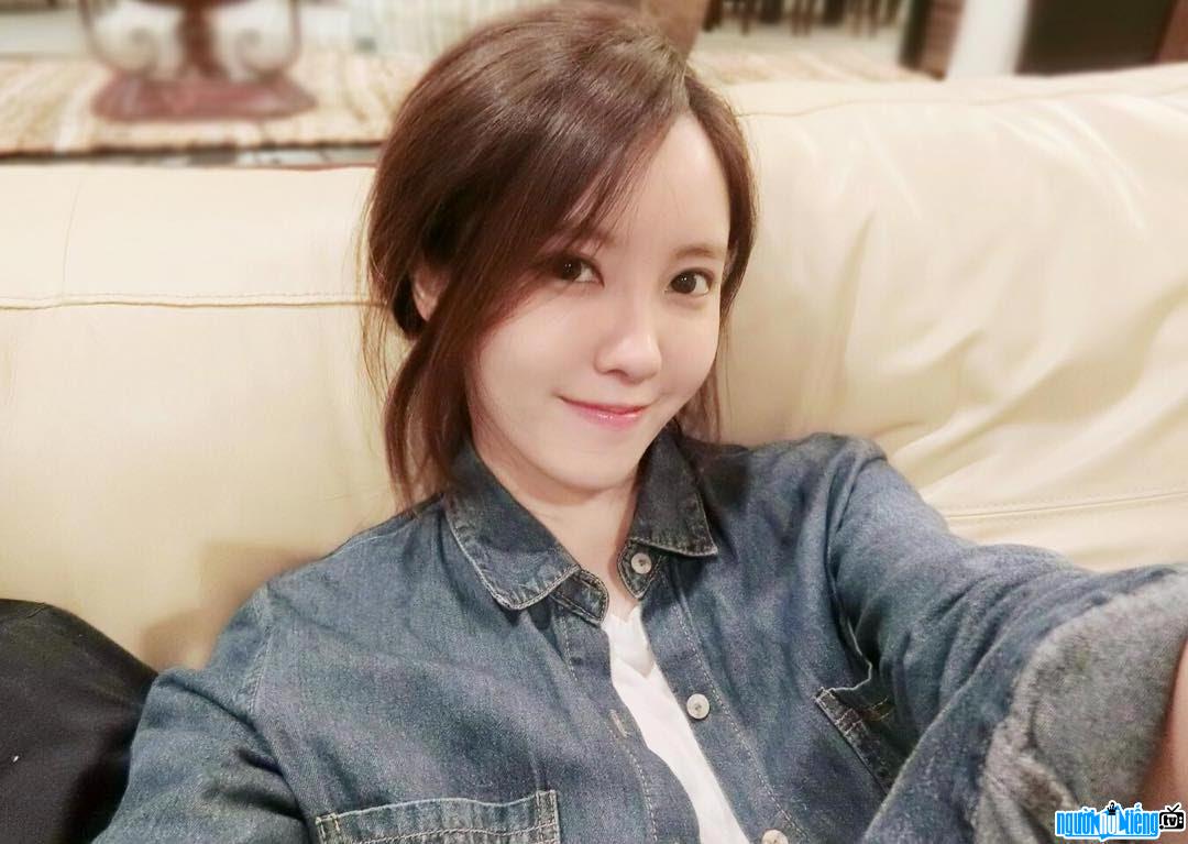 The cuteness of female singer Hyomin