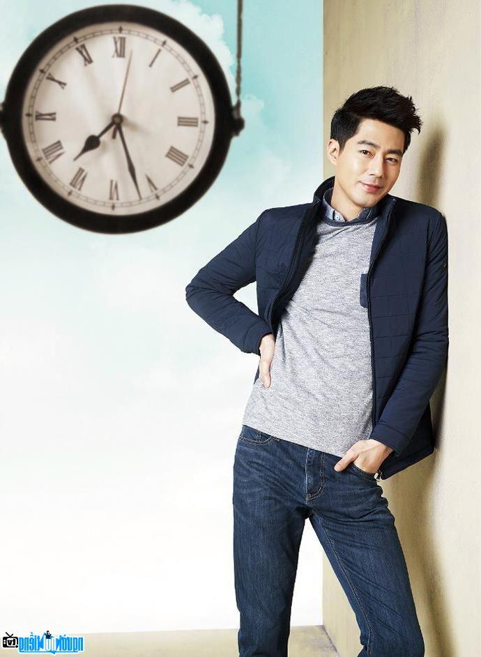 Male elegance actor Jo In-sung
