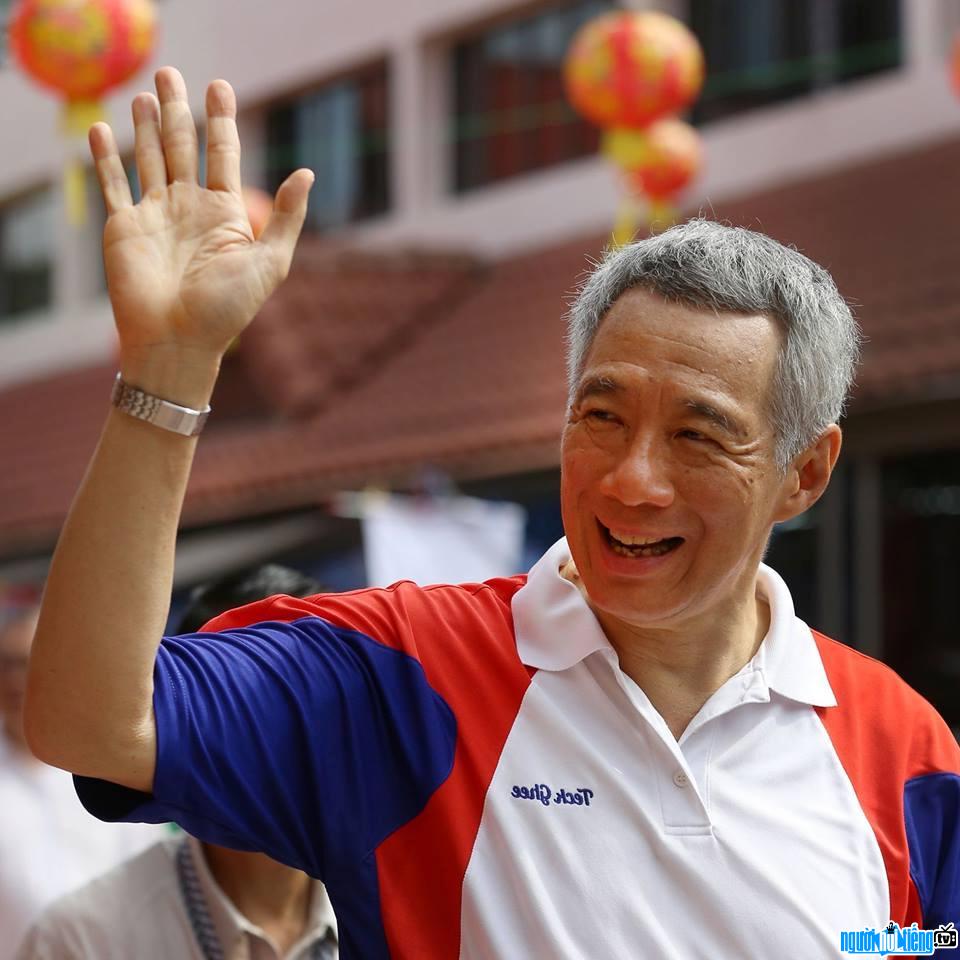  Lee Hsien Loong - a friendly and close Prime Minister