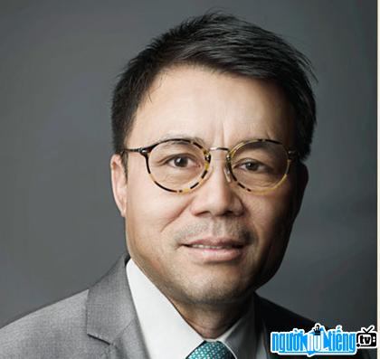 Another portrait of businessman Nguyen Duy Hung