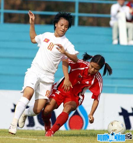  Nguyen Thi Minh Nguyet - the eldest sister of the football team Vietnam