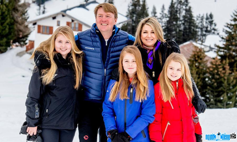  Dutch King Willem-Alexander with his wife and children