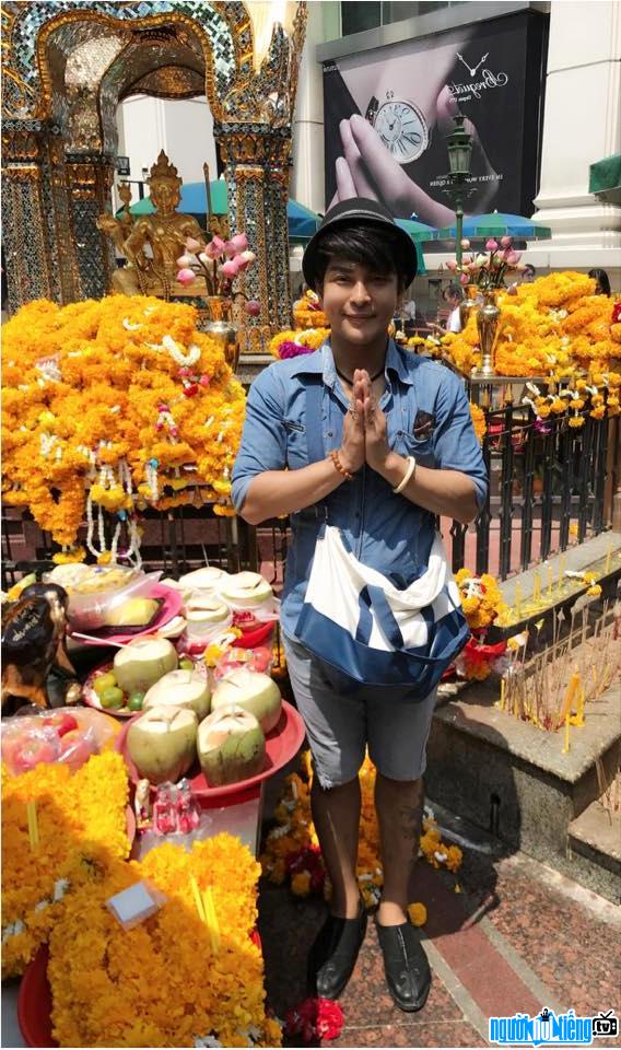  Singer Hoang Dang Khoa during his visit to Bangkok - Thailand