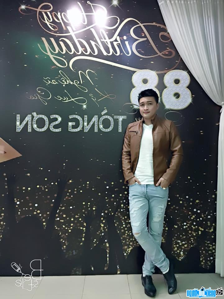 Đồng Thanh Tâm trong bữa tiệc sinh nhật nghệ sĩ Tòng Sơn