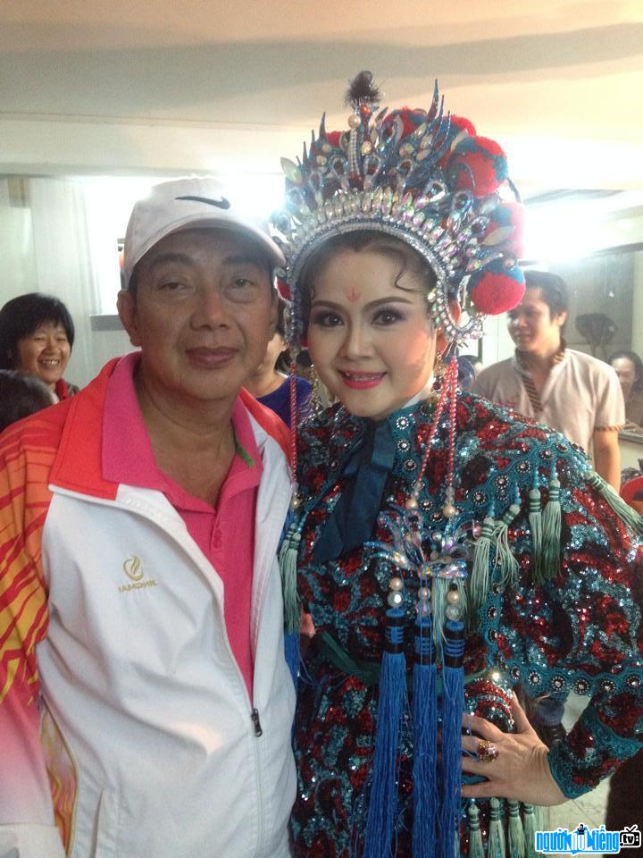  Comedian Khanh Nam with artist Trinh Trinh