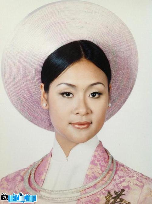  Miss Tran Bao Ngoc in her twenties