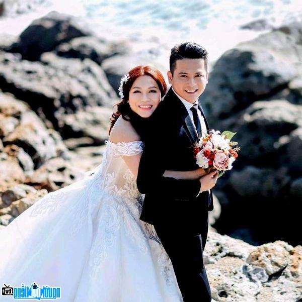  Hoang Anh happy happy with his fiancé
