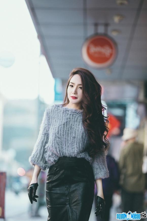  A close-up of the beauty of female singer Dan Thuy - Hot girl Ha Tinh
