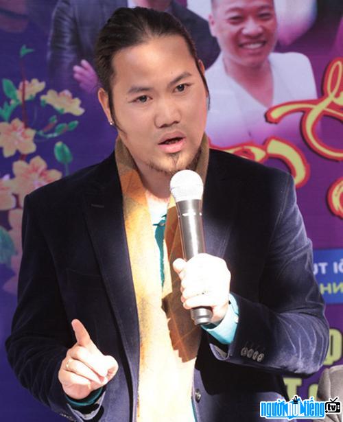  Comedian Vuong Rau in a recent press conference