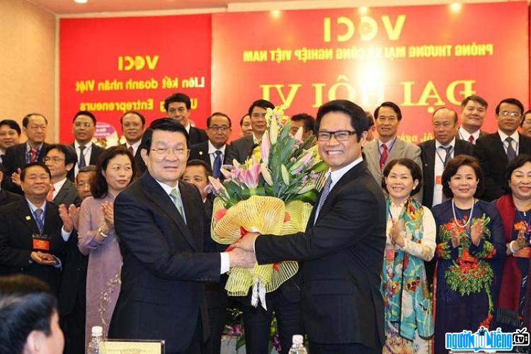 Tiến sĩ kinh tế Vũ Tiến Lộc trong buổi nhậm chức tái đắc cử Chủ tịch VCCI