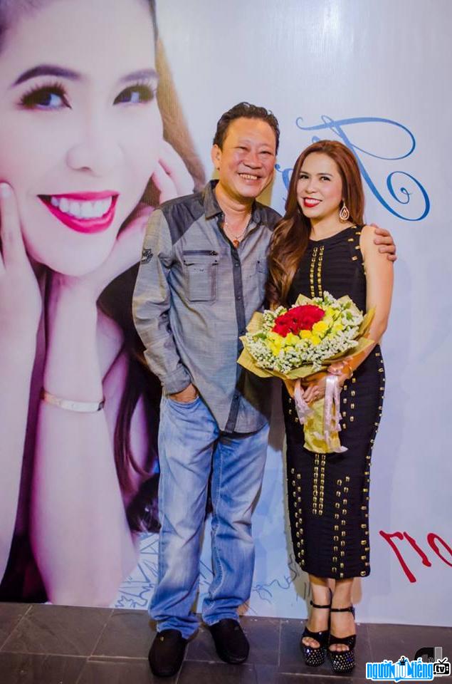 Ca sĩ Cam Thơ cùng với chồng nhạc sĩ Lê Quang trong một sự kiện gần đây