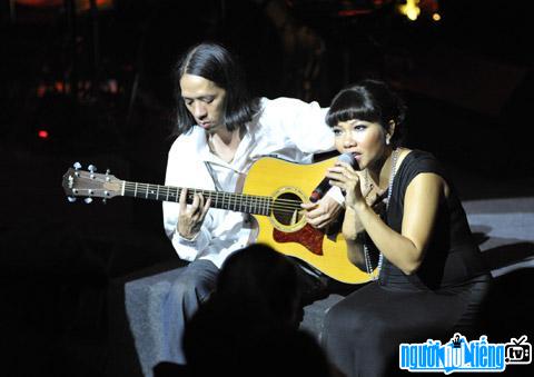  Musician Tran Thanh Phuong with diva Tran Thu Ha